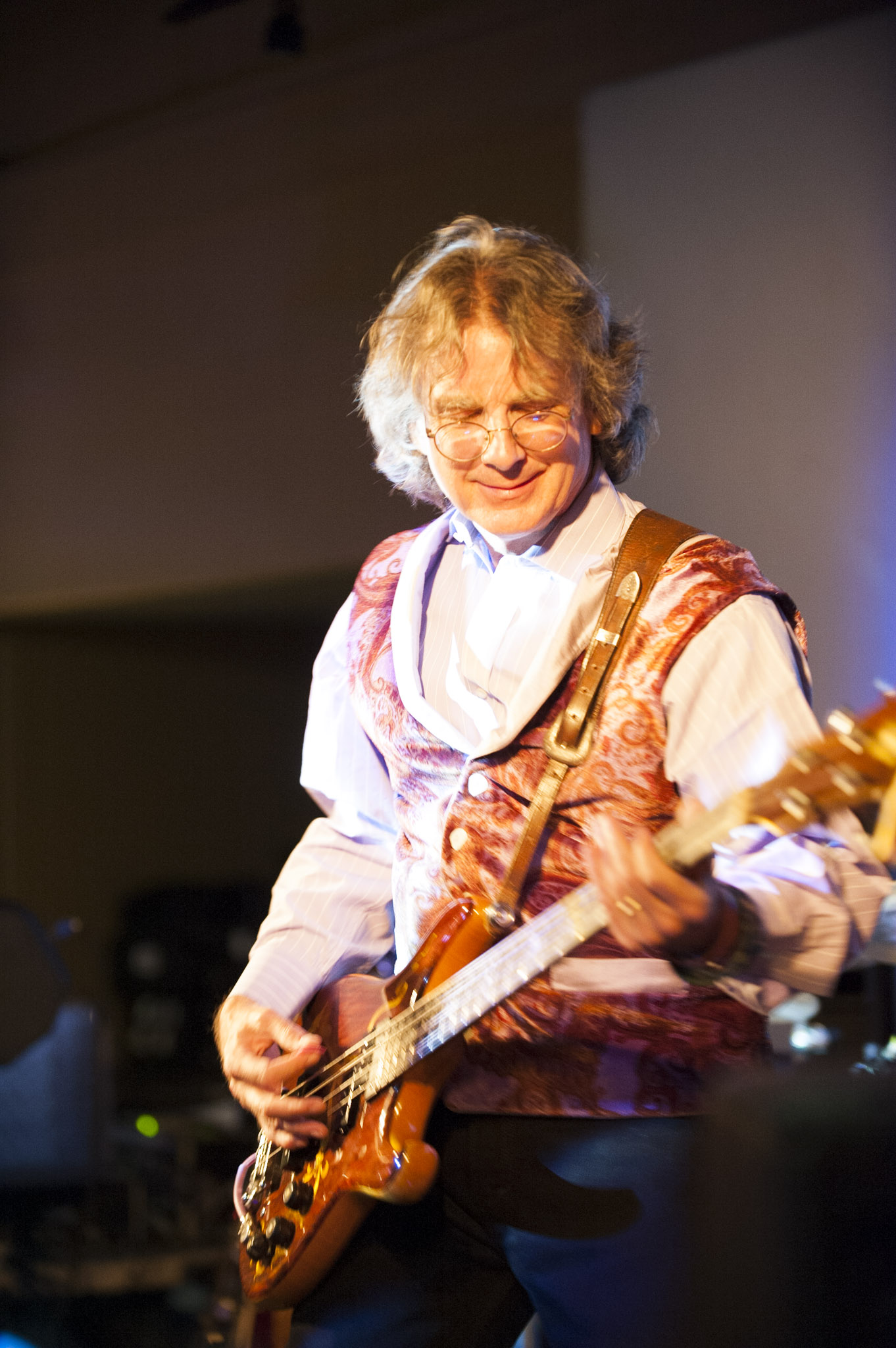 STAR // Connor Gibson Bassist and vocalist Roger McNamee took the stage at Sally Tomatoes for a psychedelic evening.