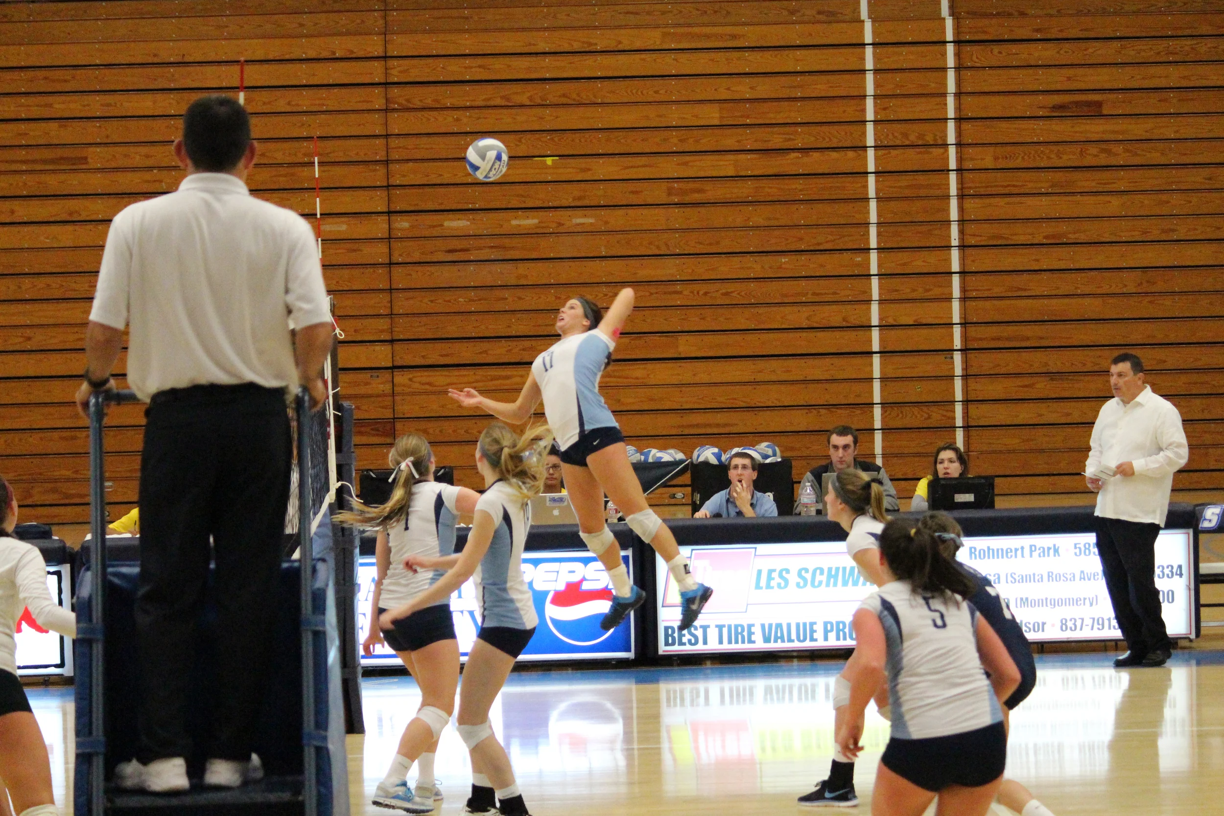 STAR // Spencer Vaishville Left, Hull goes in for a spike. 
