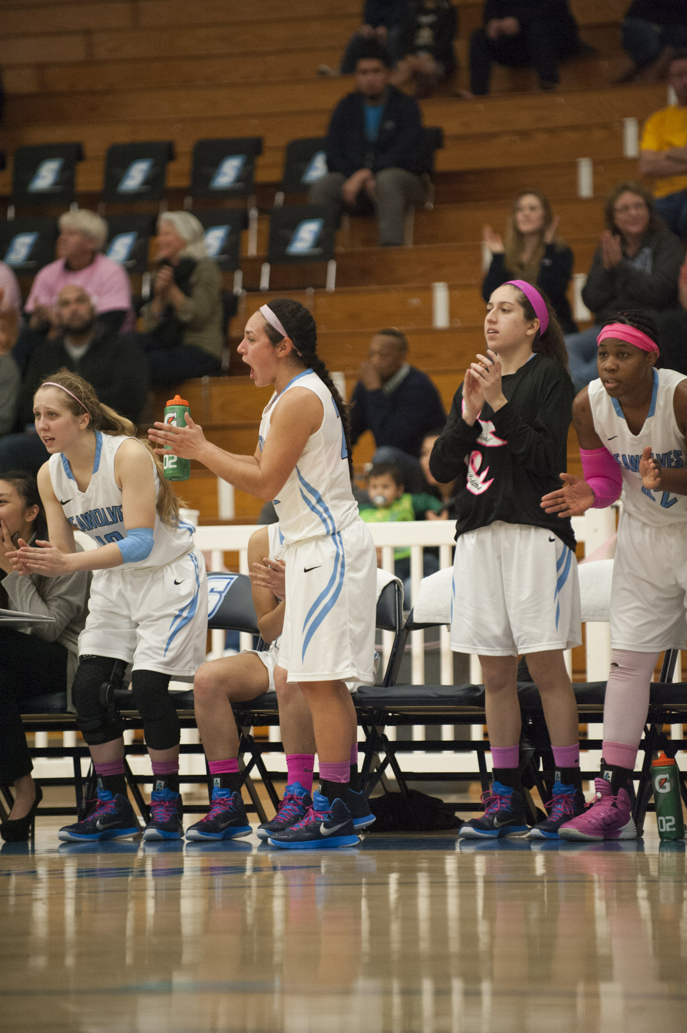 STAR // Connor Gibson Players get off the bench to celebrate the play.