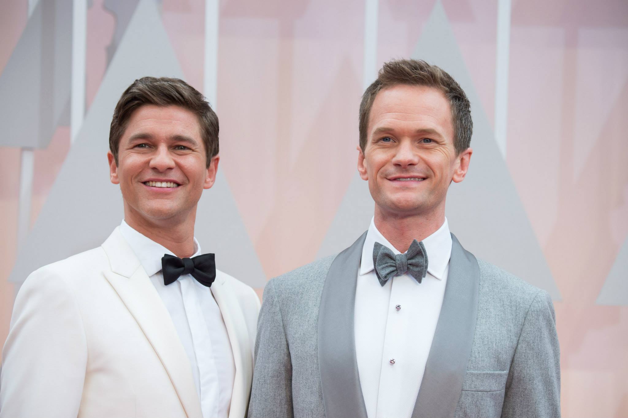facebook.com Oscar host Neil Patrick Harris and actor David Burtka on the red carpet. 