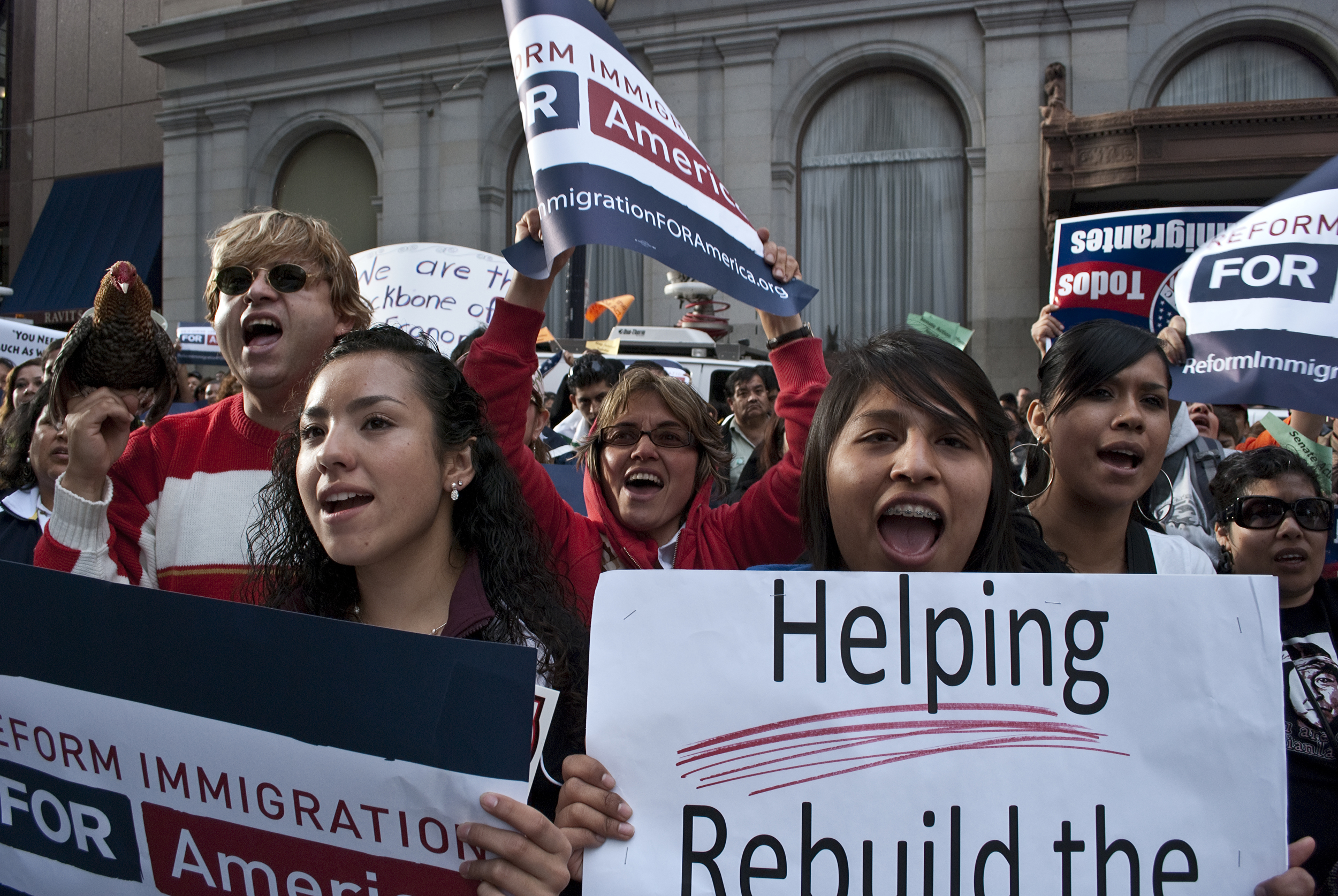 STAR // Gustavo Vasquez Many gathered in support of immigration reform in San Francisco for a rally and march in 2010.