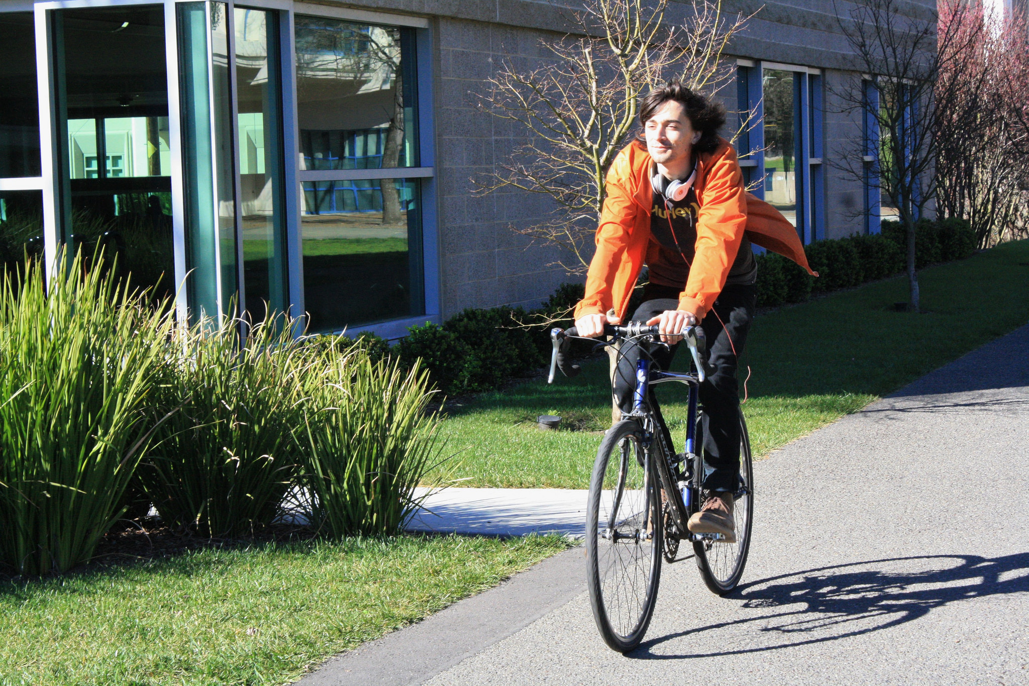 STAR // Niquie Wilson The Sonoma-Marin Area Rail Transit Line has approved the plan to construct a 2-mile bike pathway in Rohnert Park. Many students at Sonoma State University ride bikes to school and on campus. Students hope the pathway will be beneficial to Sonoma State upon its completion in late 2016 or early 2017.