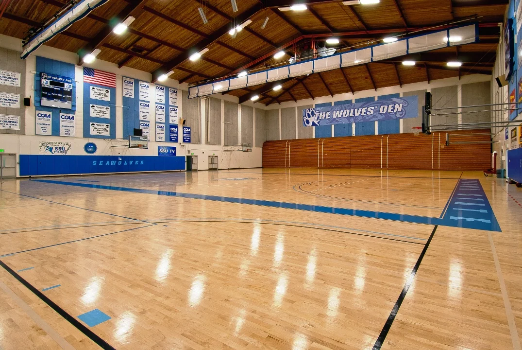 wikimedia.com, sonoma.edu According to data collected in 2013 by USA Today, 13 schools generate over $100 million in revenue yearly.