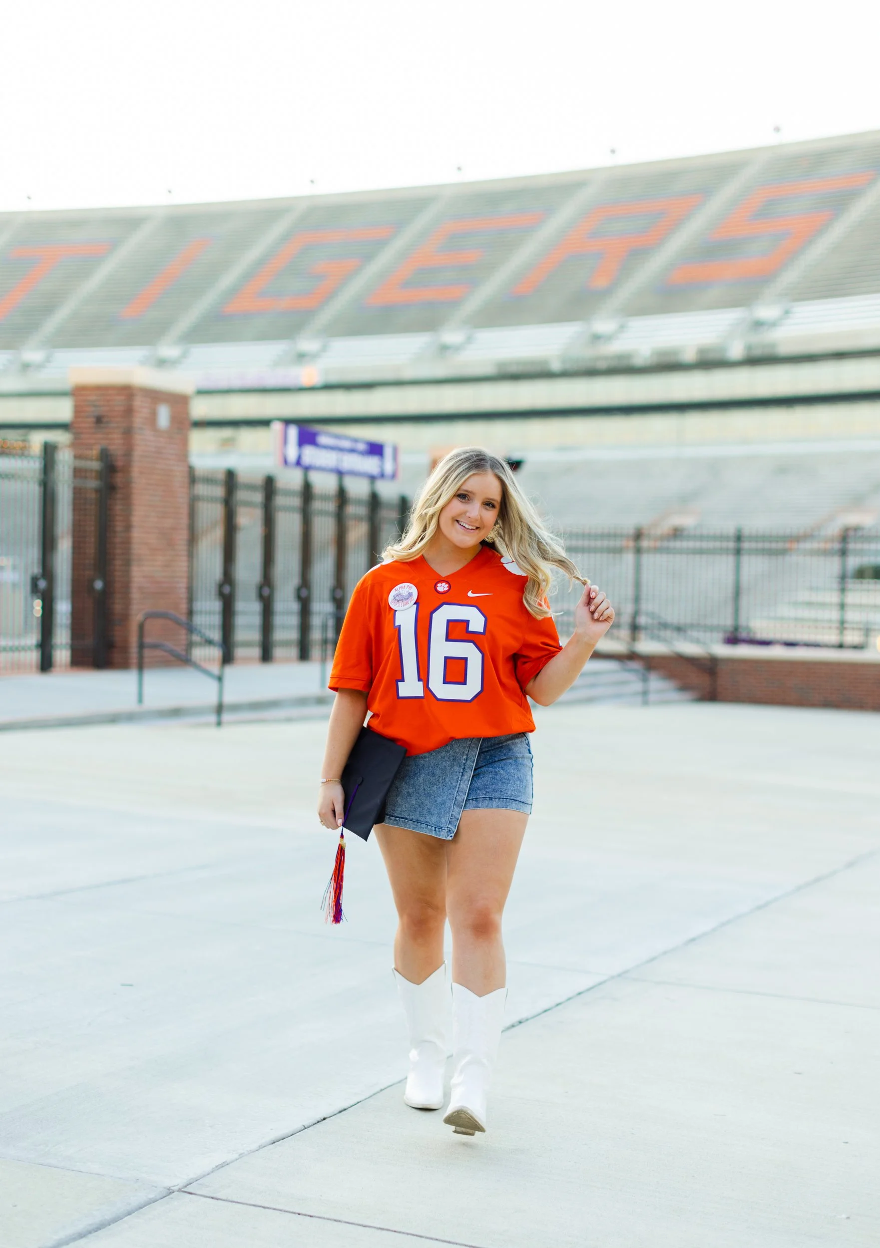 Racquelle-CLEMSON UNIVERSITY SENIOR PHOTOS 2023