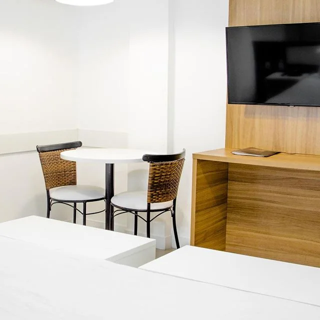 Apartamentos Premium - Hotel Rieger⠀
⠀
Apartamentos padr&atilde;o corporativo, muito confort&aacute;veis com mesas de trabalho e TV LED.⠀
⠀
#hotelrieger #balneariocamboriu #rieger #praia #hoteis