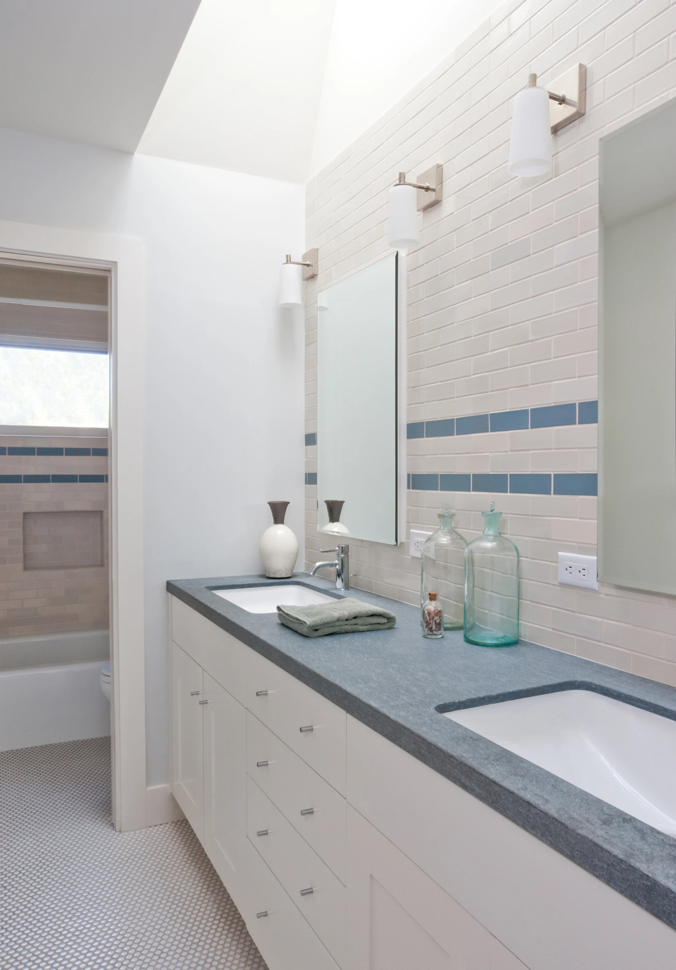 Bathroom1.jpg