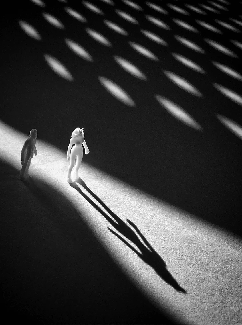 Colandar verticle B&W_72 dpi.jpg