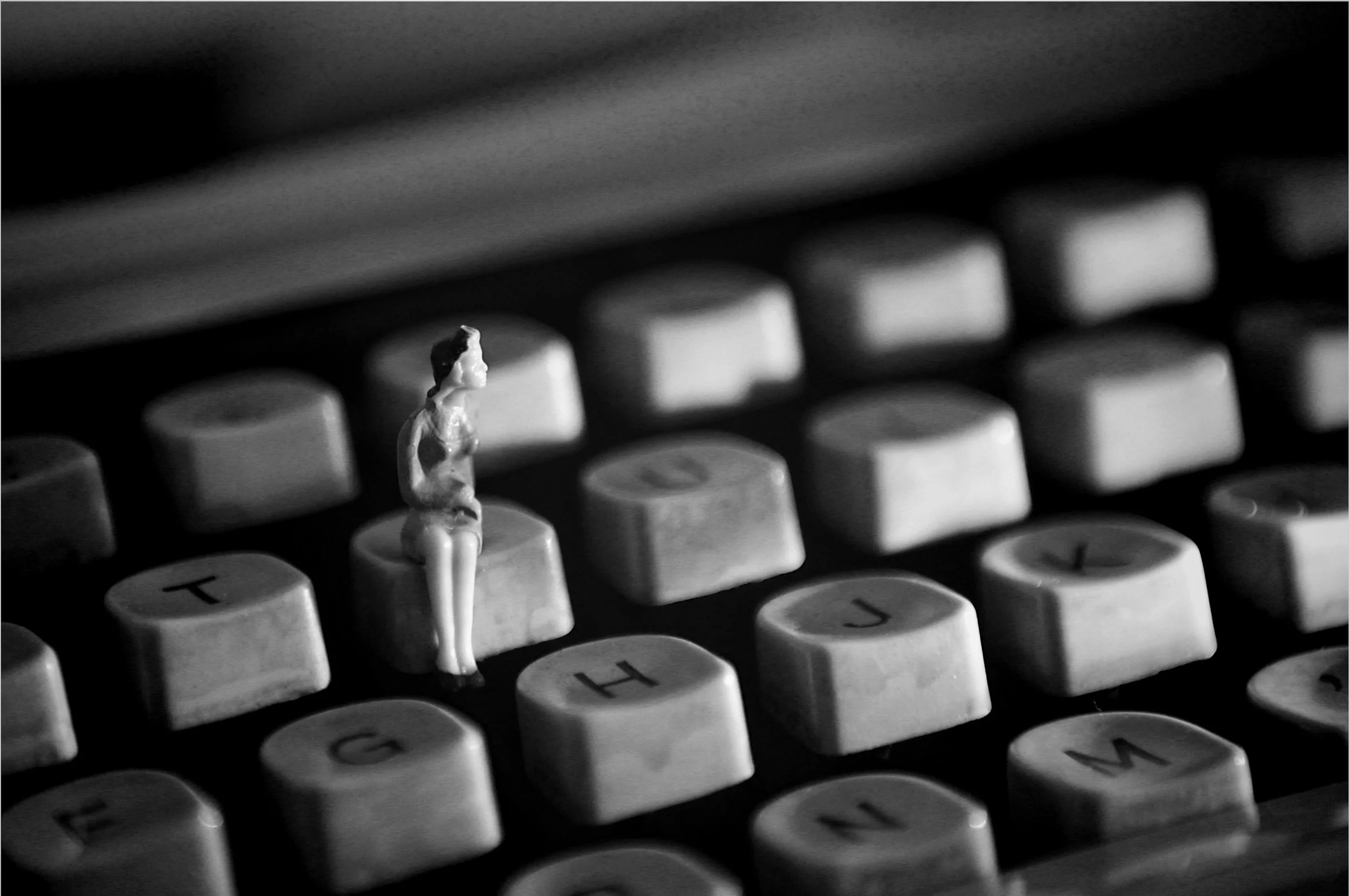 Typewriter_Topaz classic collection simp pop_Dramatic writing.jpg
