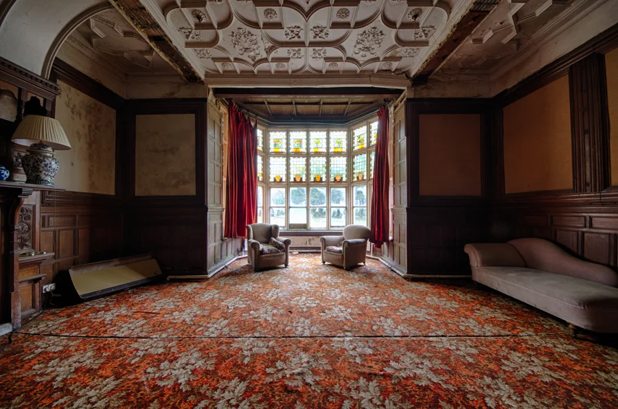 Pothole manor urbex