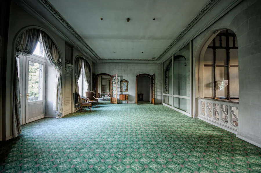 Chateau De Bois: Landing