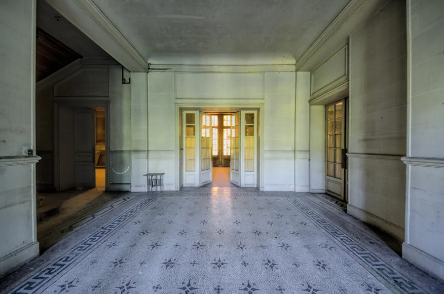 Chateau De Faisans , abandoned chateau