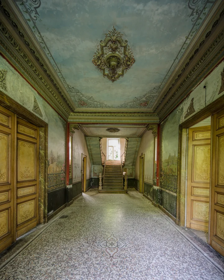 Chateau D'ah Grand Entrance