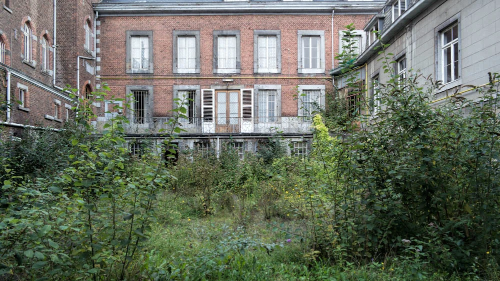 Monastere Antionette aka Carmel De La Reparation: Abandoned Monastery urbex