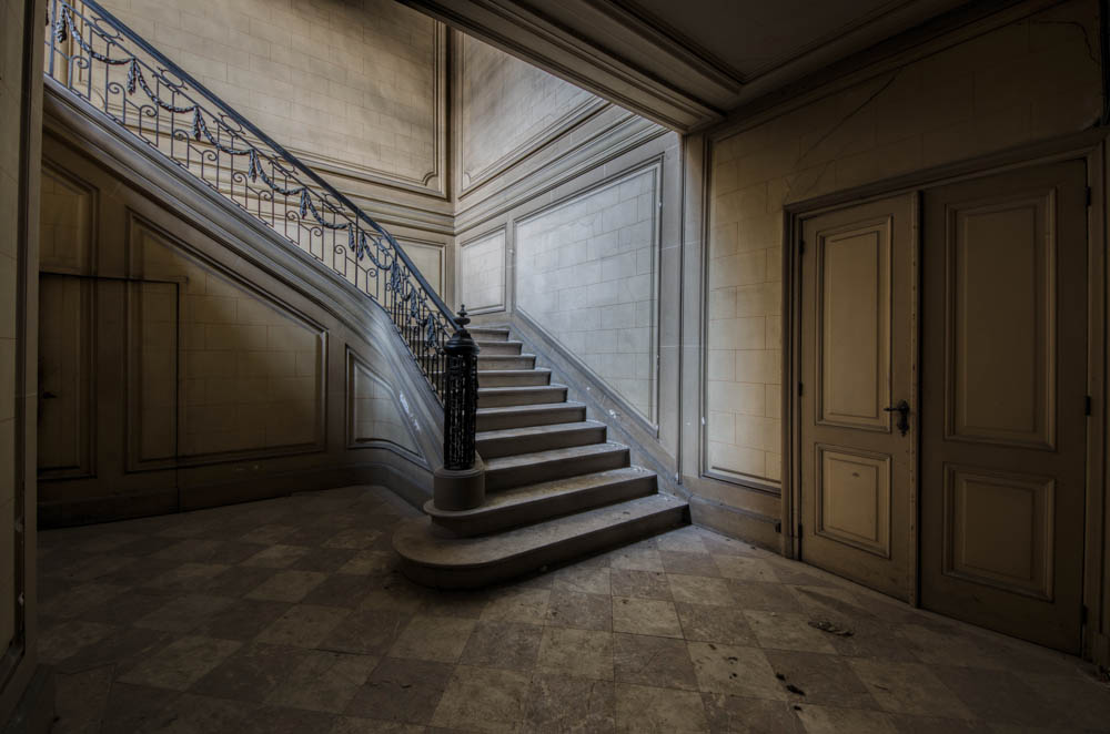 Hotel B Urbex, Full set here