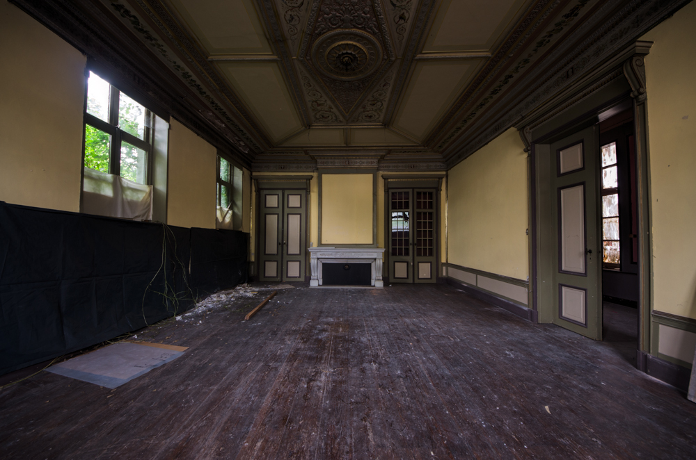Chateau Venetia Urbex