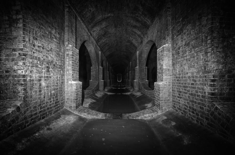 Covered reservoir London mono