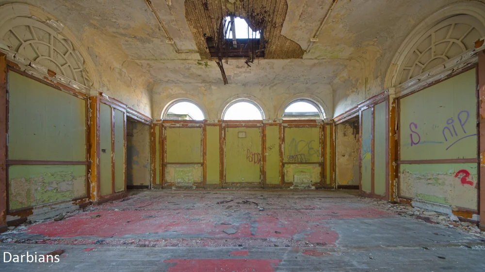 Urbex: RAF Upwood Grand Entrance