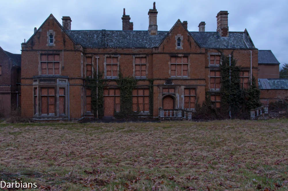 Urbex: War Memorial Hospital