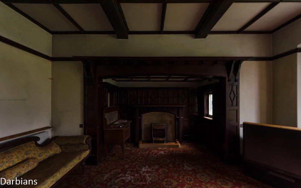 Urbex: Mail Manor Abandoned house in Birmingham