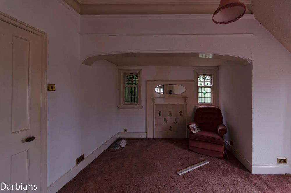 Urbex: Mail Manor Abandoned house in Birmingham