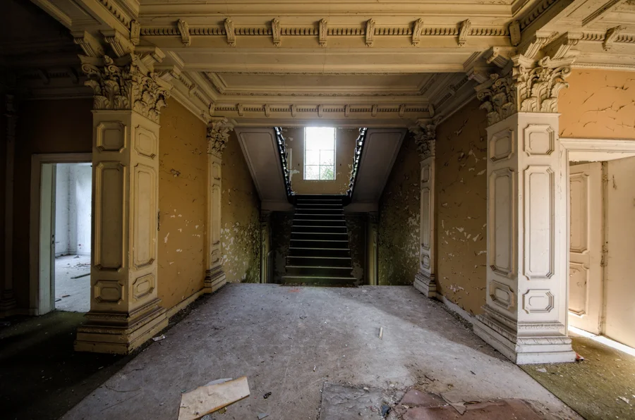 Abandoned: Chateau Rochendaal