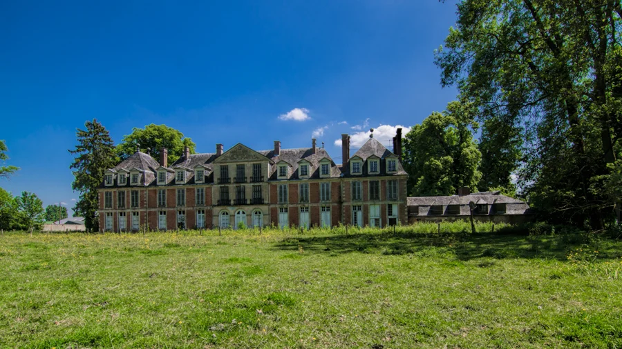 Abandoned: Chateau Du Cavalier