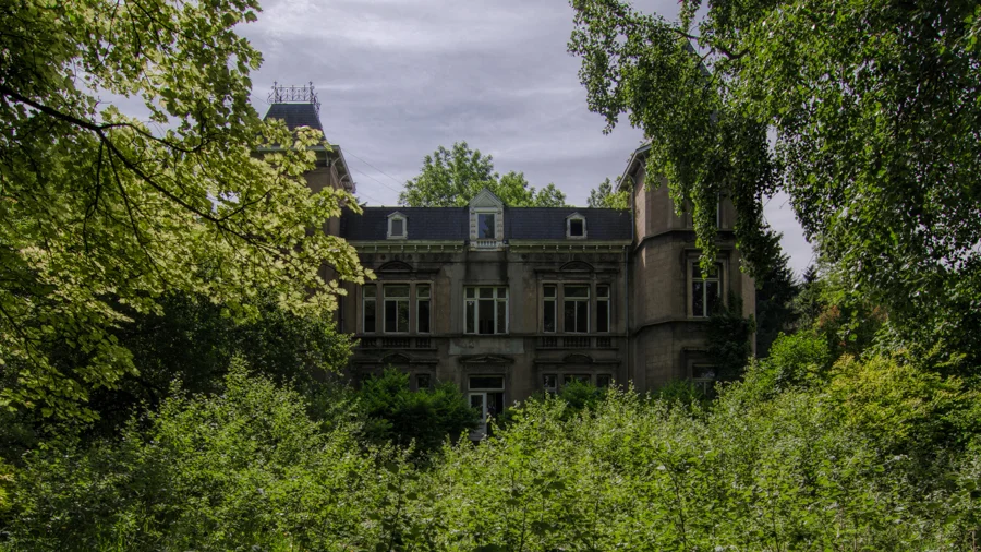 Abandoned: Chateau D'ah
