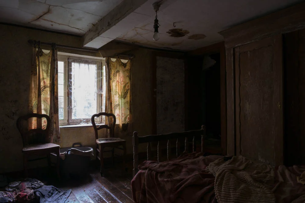 Abandoned: Maison Des Ecoliers