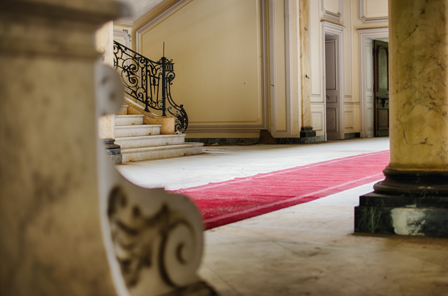 Abandoned: Chateau Lumiere