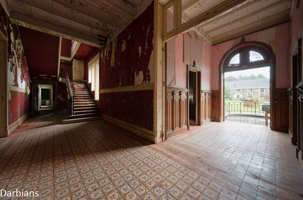 abandoned chateau rouge
