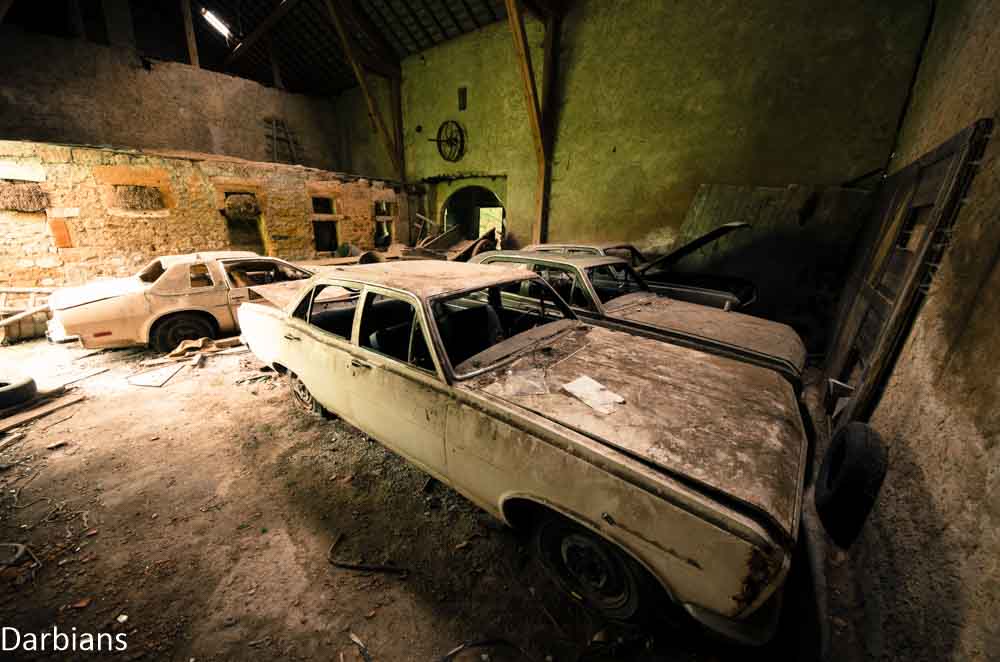 Maison Greiveldinger abandoned cars