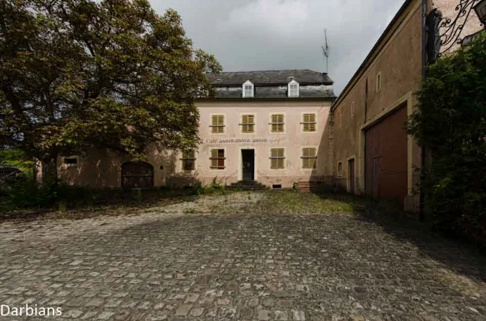 Abandoned: Cafe Mousel