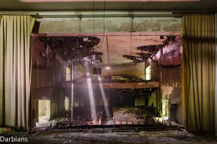 Mosquito Theatre Italy