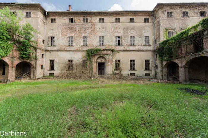 Abandoned Palace Italy