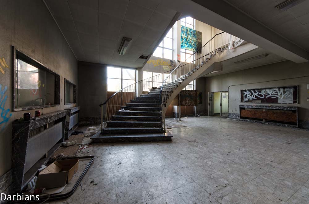 CMP_9305-Edit.jpg