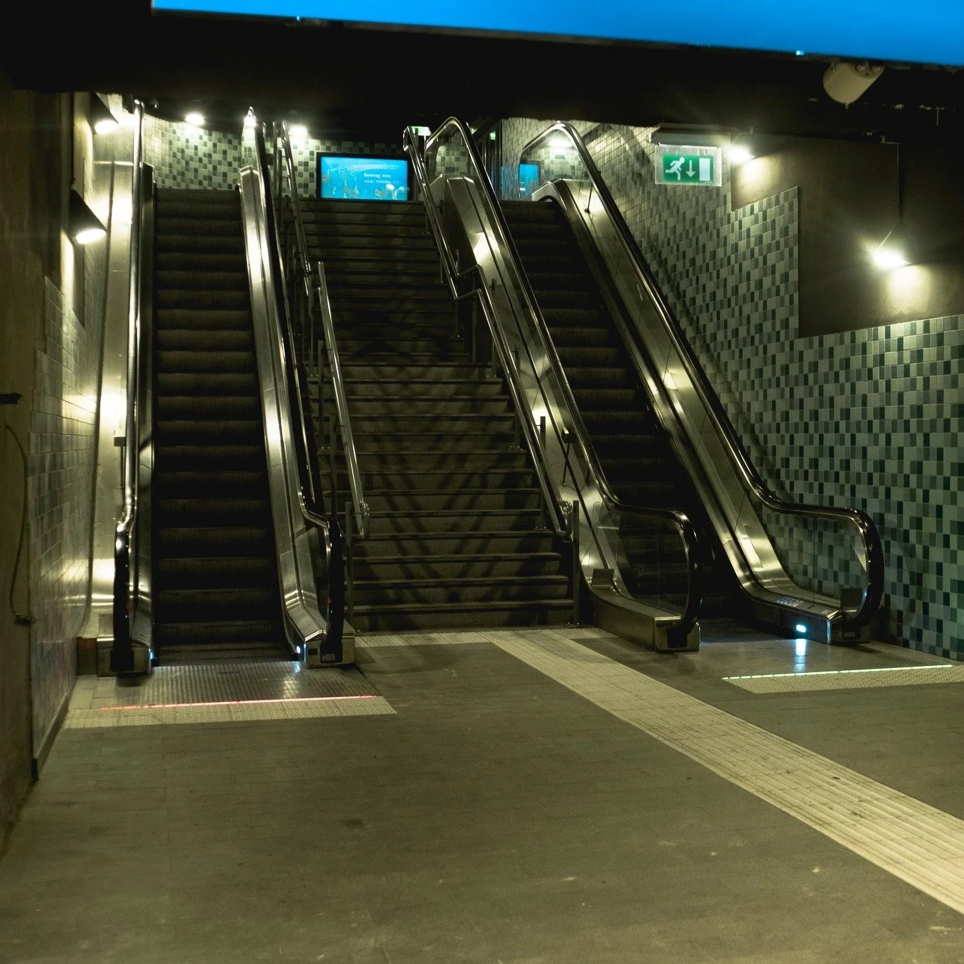 Zegel station on the Antwerp pre metro. Taken on a Fuji XT3 with Vivitar 24mm f2.8 lens. #metro #trainstation #fujilove #transit #antwerppride #fujilovemag #antwerpen #belgium #subway #subwayphotography #antwerpcity #fujilovers #xt3fujifilm #fujifilm