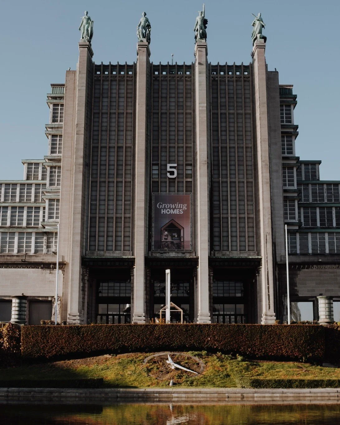 The Expo Centre and the Atomium.  Taken on a Fuji XT3 with a 24mm Vivitar lens. #fujilovers #fujilover #fujifilmxt3 #xt3fujifilm #brusselscity #fujifeed #bruxxelles #brusselsbelgium #vintagelensonmirrorless #brusselslife #belgium #brussels #vintagele