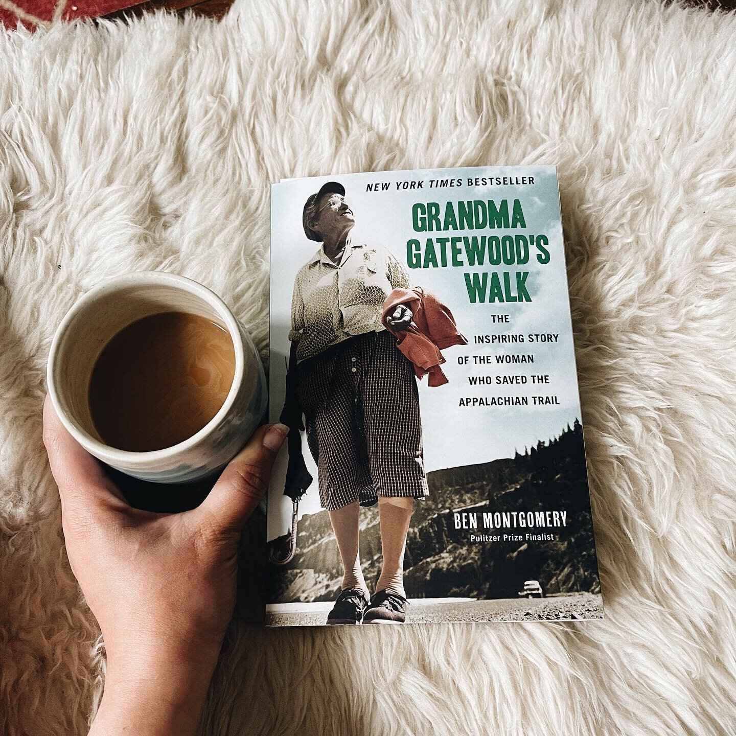 📚This book was an inspiring read in a sea of male memoirs about hiking the Appalachian trail. Picked it up at the gift shop in Great Smoky Mountain National Park and finished it not a week later. At 67, girl hiked the 2,000 mile trail in tennis shoe