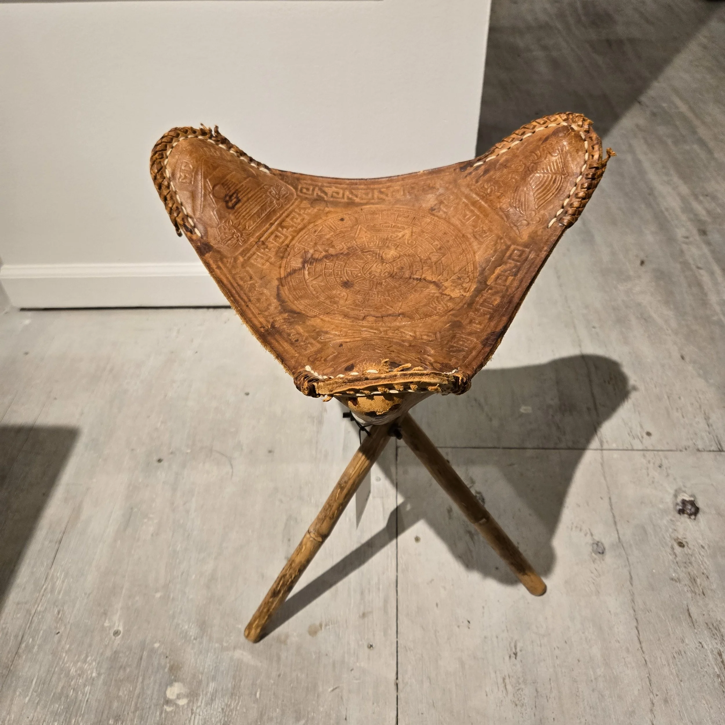 primitive tri pod stool