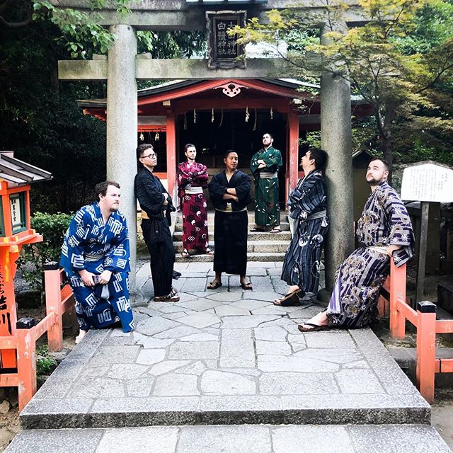 The gate keepers of the west.
#noregrets #contiki #contikitonz #japan #japanunrivalled #gion #yukata #kyoto #men