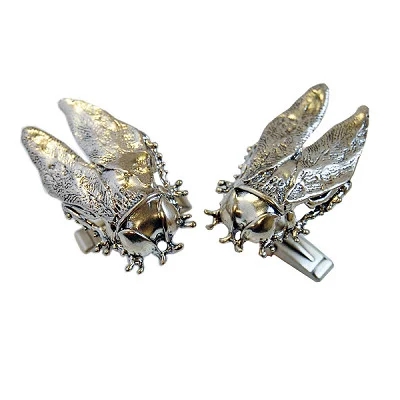 067B_HorseFlyCuffLinks2.jpg