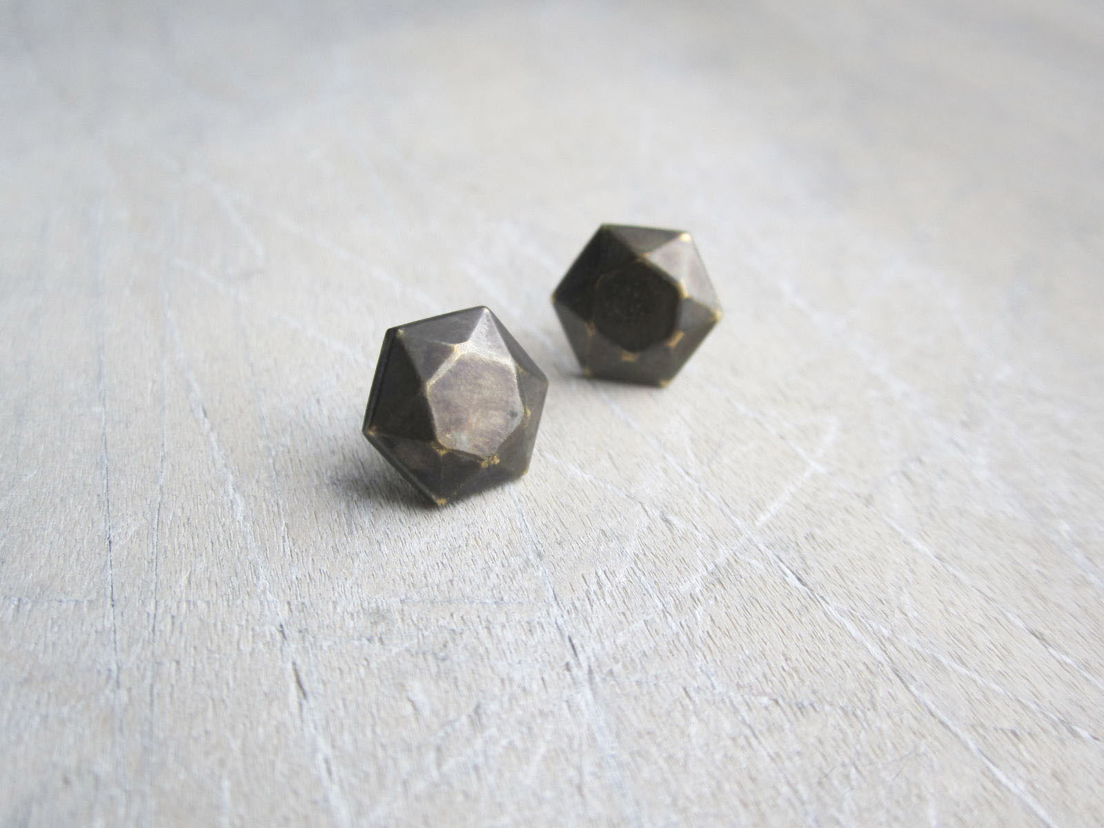 Hexi Studs