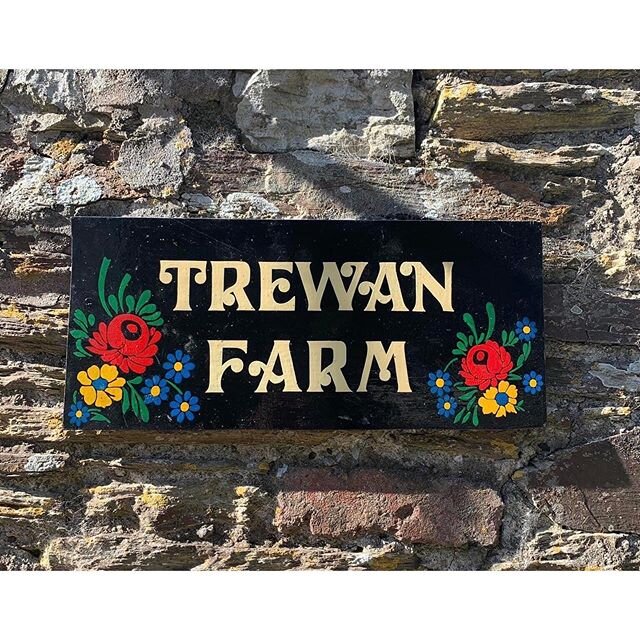 ➖ 155 ➖
_
A couple of signs I&rsquo;ve painted recently have involved me working from old signs / photographs to recreate new ones... a lovely task to bring old signs alive again &amp; faithfully recreate the styles of unknown signwriters. Both of th
