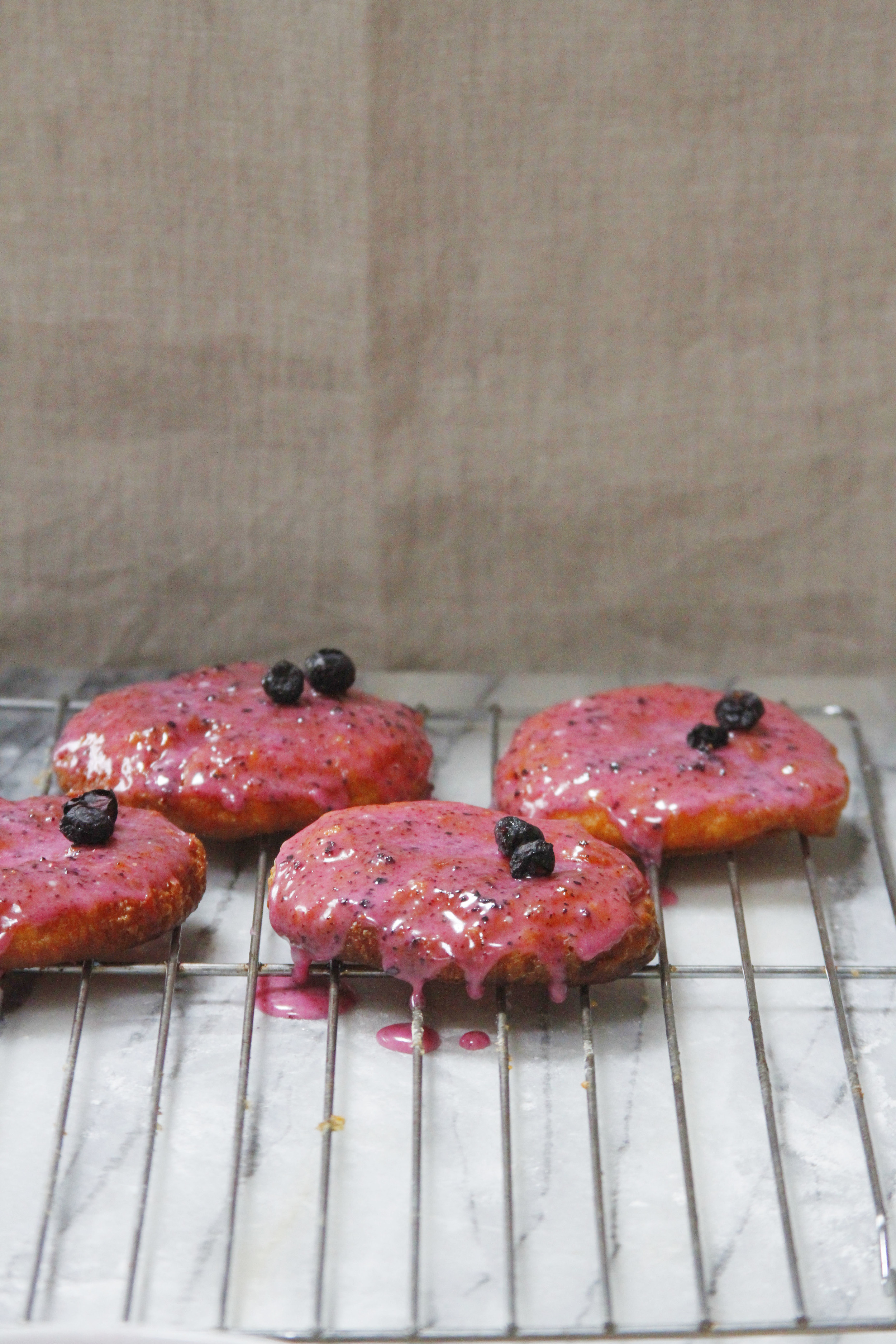 Easy blueberry glazed doughnuts // print (em) shop