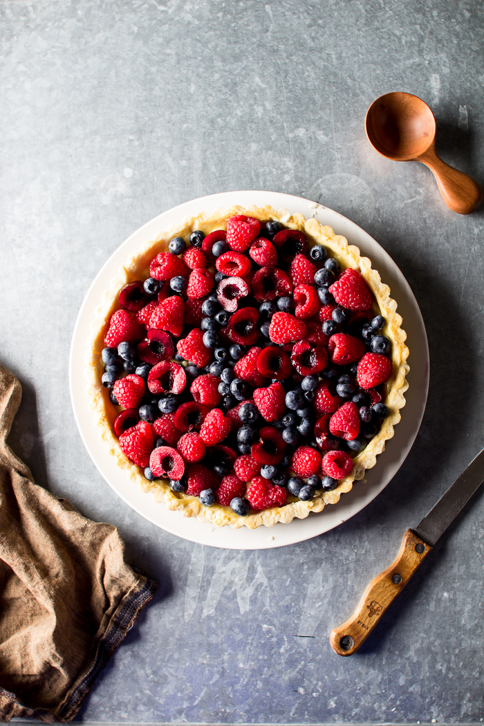 FRESH BERRY TART WITH LEMON CURD