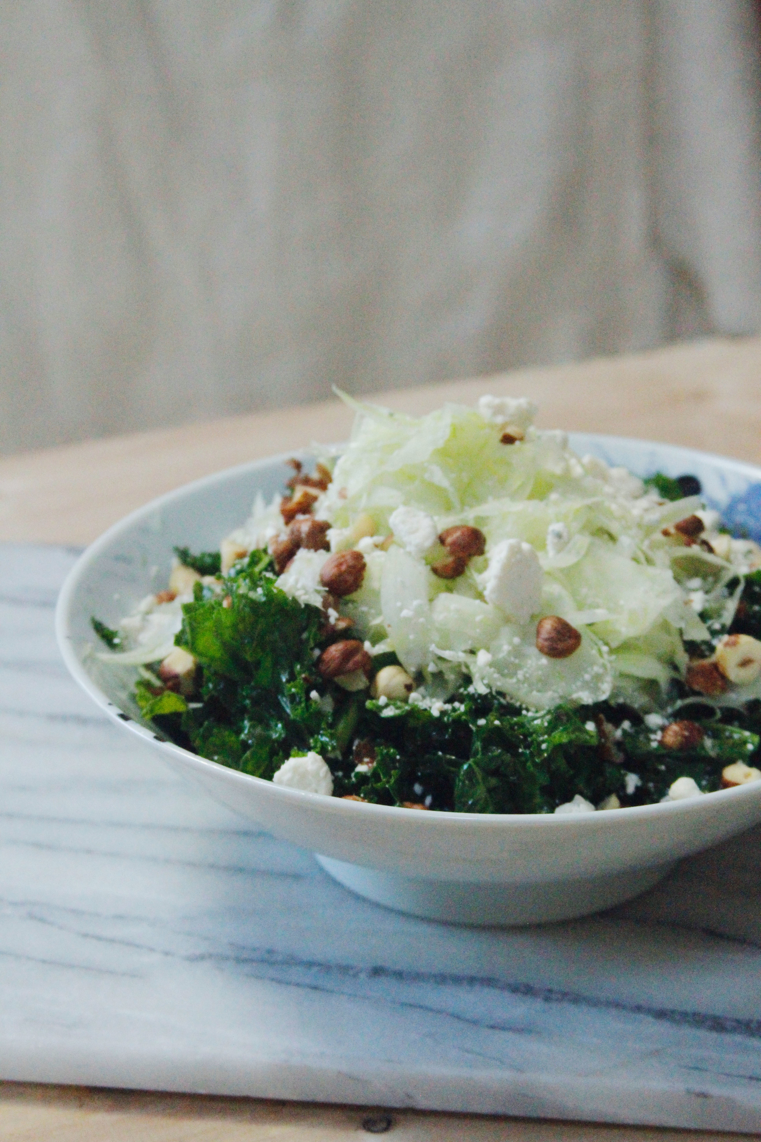 Kale salad with fennel and hazelnuts