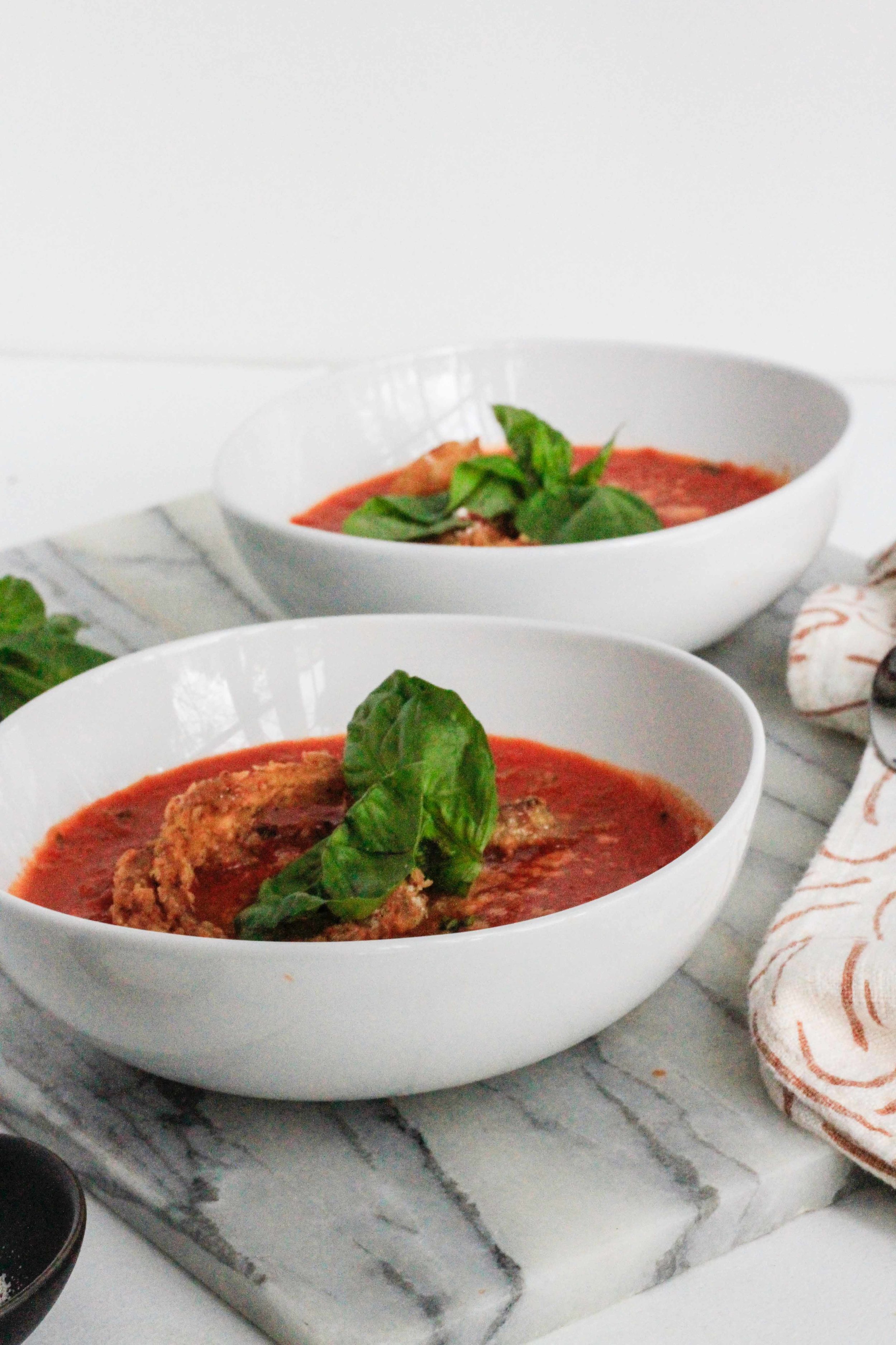 Tomato soup with very easy onion rings