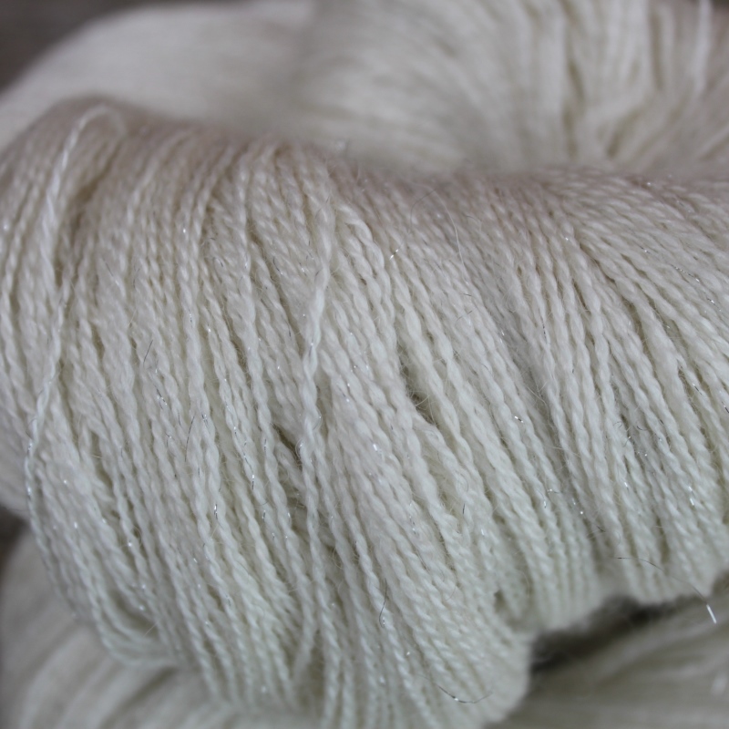 Type 49025: 65% Baby Alpaca, 20% Silk, 10% Cashmere and 5% Stellina 800m 100g