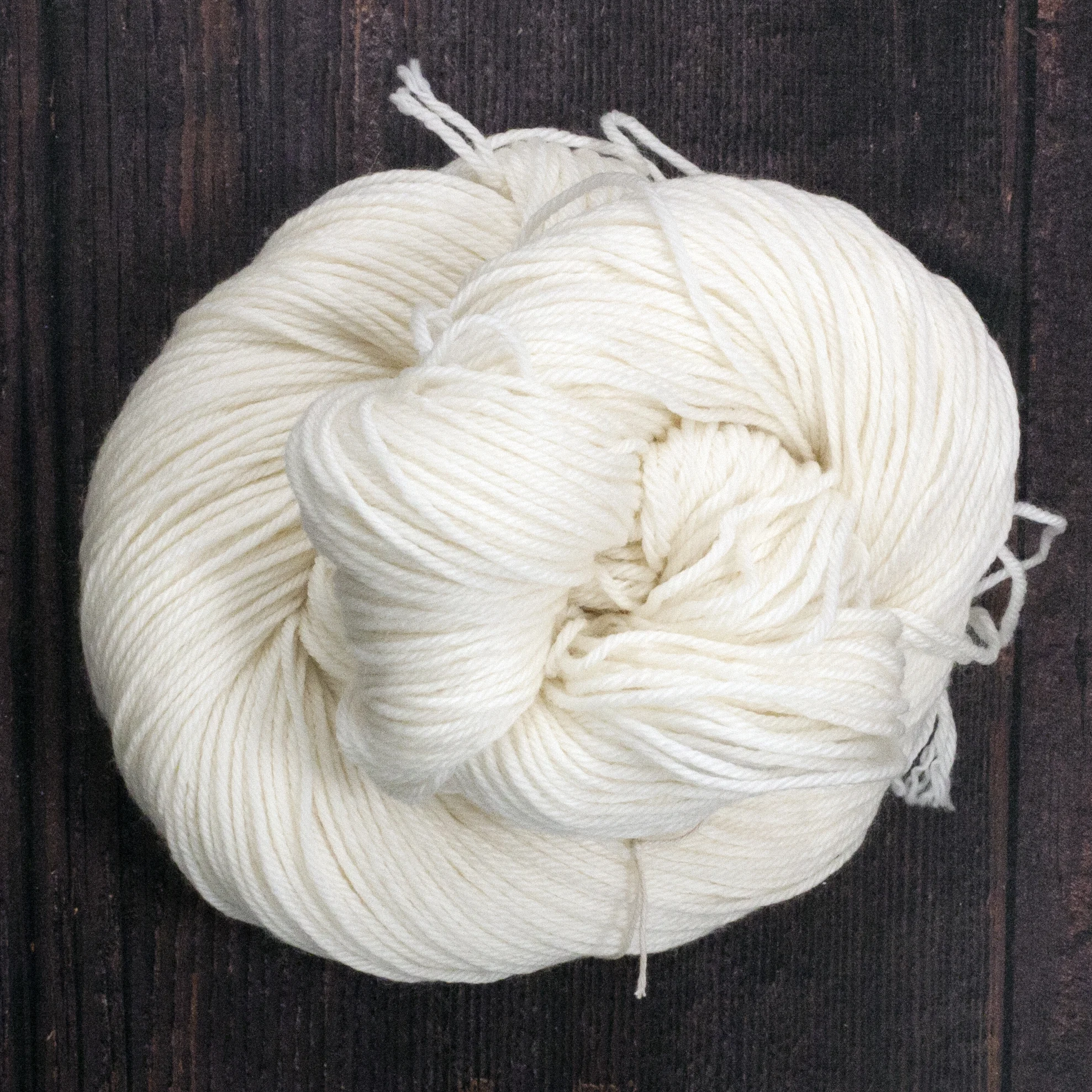 Type 49153 MCN Sport 262 80% Superwash Merino Wool 10% Cashmere 10% Nylon 100g Hanks 262m per 100g 4/10.5nm