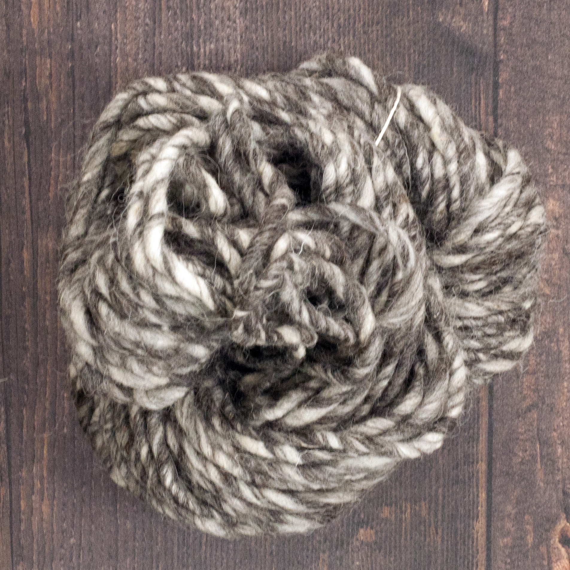 Type 49421 Handspun Natural Grey 50% Superfine Alpaca 50% Peruvian Highland Wool - Natural Grey 100g Hanks 50m per 100g 1/0.5nm